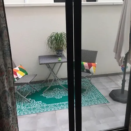 Apartment Cosy , City Centre , Parking .